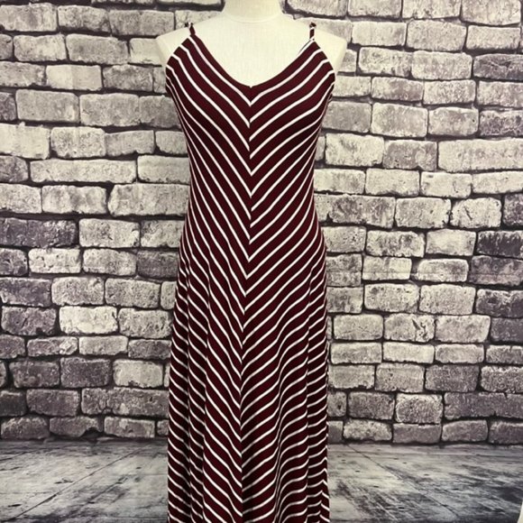iris Dresses & Skirts - Iris Burgundy & White Tank Style Maxi Dress Size Large